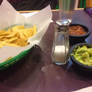Guacamole & Chips To-Go