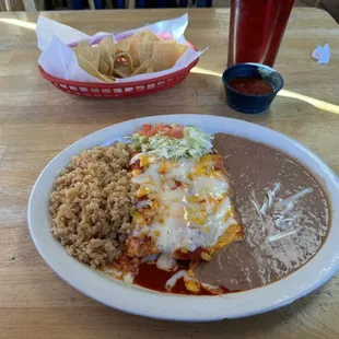 Lunch enchilada plate for $10