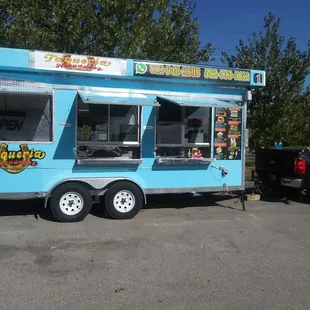 Food truck in Advanced Auto Parts parking lot
