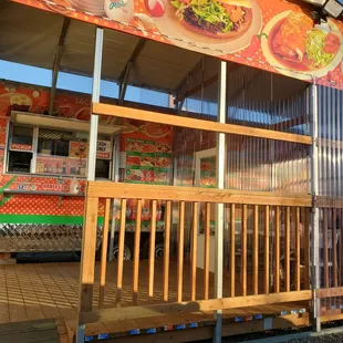 Now with enclosed seating area!