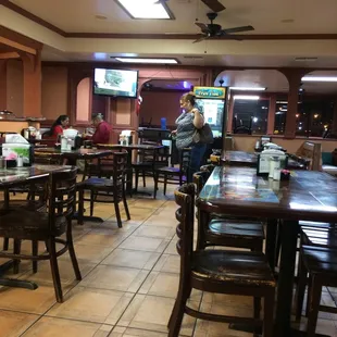 Plenty of sitting area. Great for late dinner!