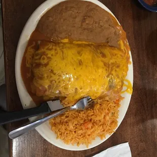 a plate of mexican food