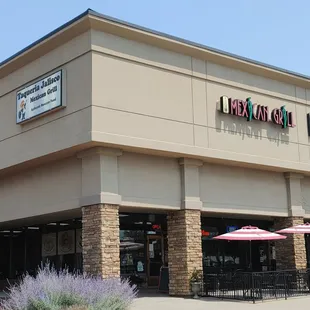 the outside of the restaurant