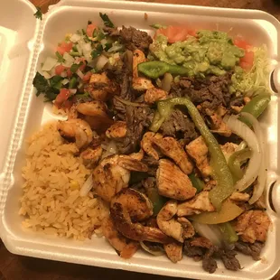 28.  Plato Caliente Fajita Mix (Chicken Fajita, Beef Fajita, 5 Shrimps)