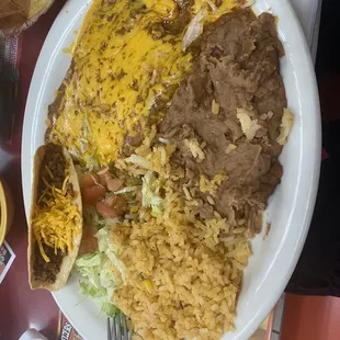 a plate of mexican food
