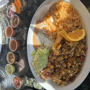 Huevos con chorizo plate