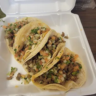 Dry taco missing sauce and red radish