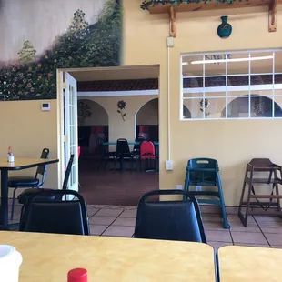 Best vegan burrito in town. Service is great.