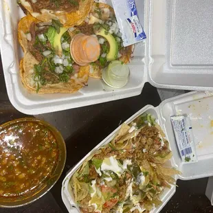 Birria tacos &amp; Nachos