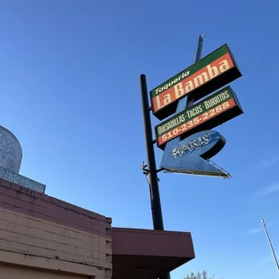 Exterior of Taqueria La Bamba in Richmond.