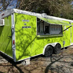 a green food truck
