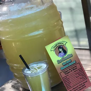 Agua fresca de piña