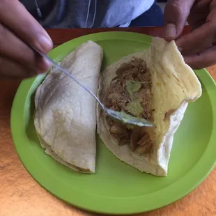 Huaraches de carnitas