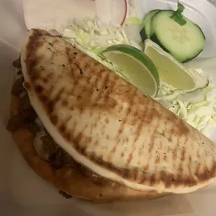 Chalupa de Carne Asada