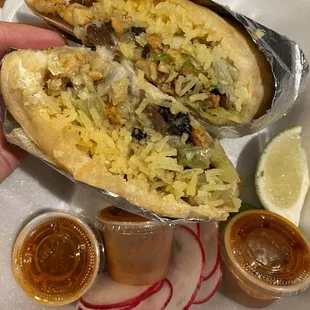 Burrito de pollo y carne asada