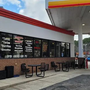 Inside the Shell gas station so you know it&apos;s gonna be good!