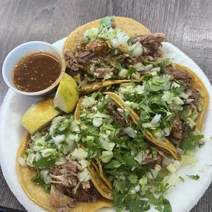 Tacos de carnitas.