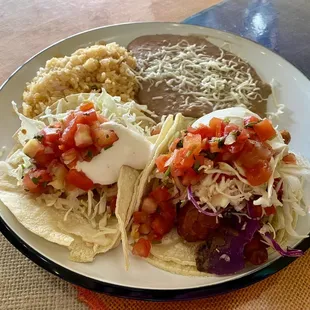 Fish and shrimp taco plate - Not my fave but it was decent