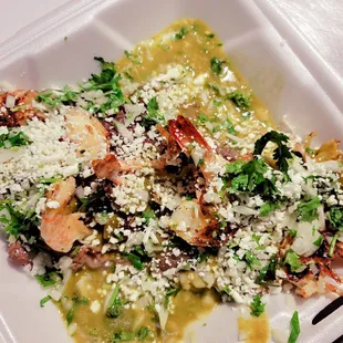 Huarache de carne asada y camarones...