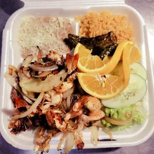 Carne asada y camarones....