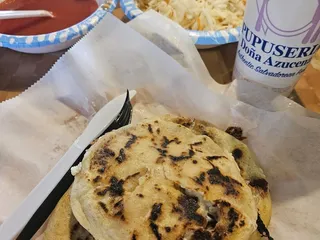 Pupuseria Dona Azucena