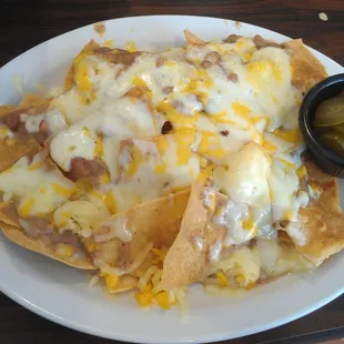 Bean and cheese nachos