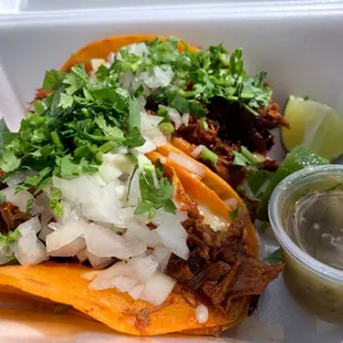 Birria Tacos con Queso