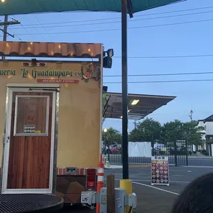 Waiting for birria tacos!