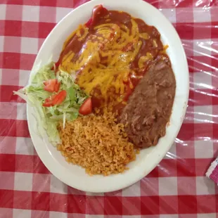 a plate of mexican food