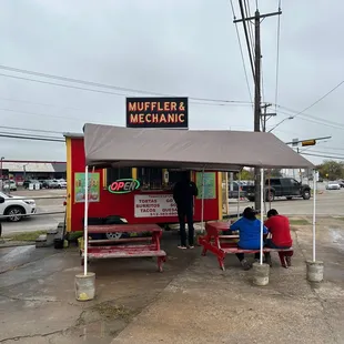 Outside Dec 2022 (TikTok - gillynova)