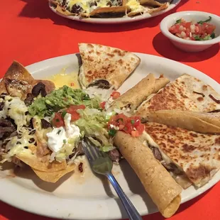 Fiesta Lupita (Fajita Nachos, Taquitos, Quesadilla).