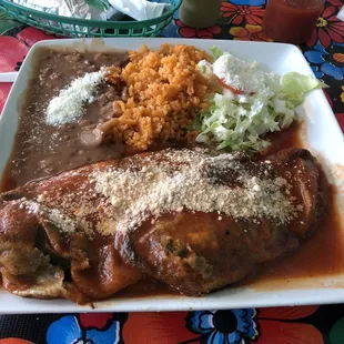 a plate of mexican food