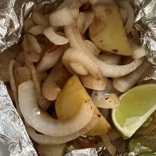 La norteña with onions on the side