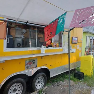 Food truck front