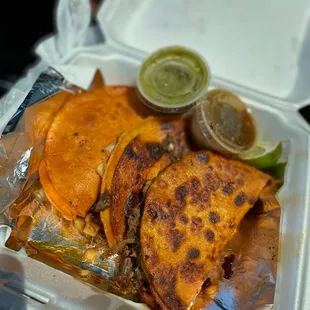 best damn authentic birria tacos I've ever come across in VB. As a matter of fact, I'm heading there now. 10/10 would recommend.