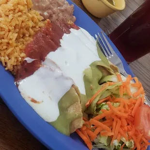 Flautas bandera real good. There's plenty of meat in the flautas. The beans and rice are perfect with the flautas.