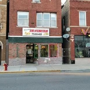 New sit down restaurant few storefronts west.