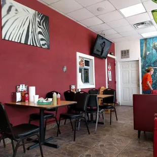 ables and chairs in a restaurant