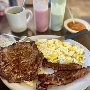 Steak, eggs &amp; bacon (à la carte)