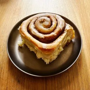 Cinnamon bun with citrusy icing