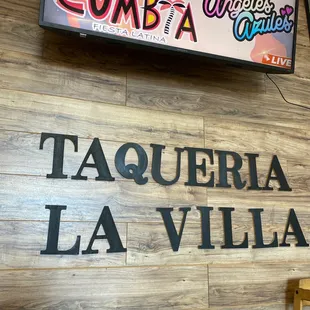 the sign for the restaurant