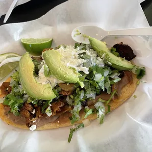 huarache con al pastor