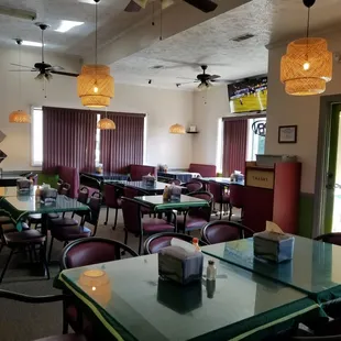 SPOTLESS in here ! So clean !