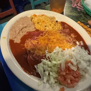 19. Enchiladas de Pollo con salsa rojo