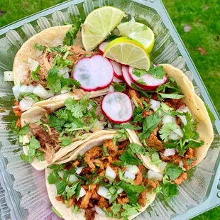 @roxysgoodeats carnitas &amp; al pastor tacos
