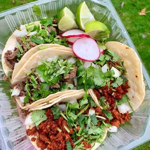 @roxysgoodeats asada &amp; chorizo tacos