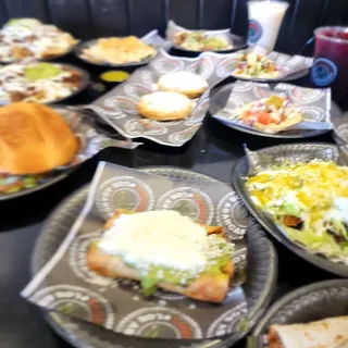 3 Rolled Taquito Plate
