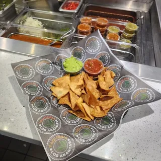 CHIPS & SALSA