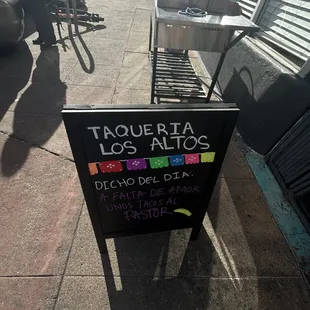 "A falta de Amor Unos tacos Al pastor"