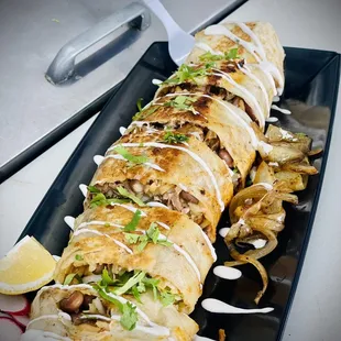 Super Burrito de azada con corte estiló sushi